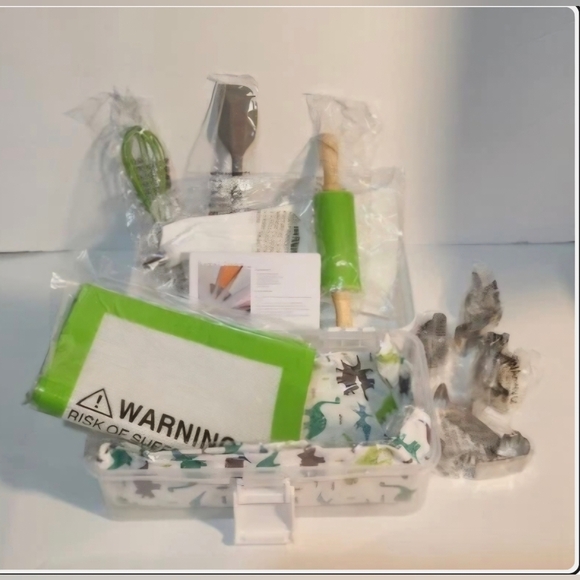 Tovla Jr. Kids' Dinosaur Baking Set - Green - Picture 2 of 13